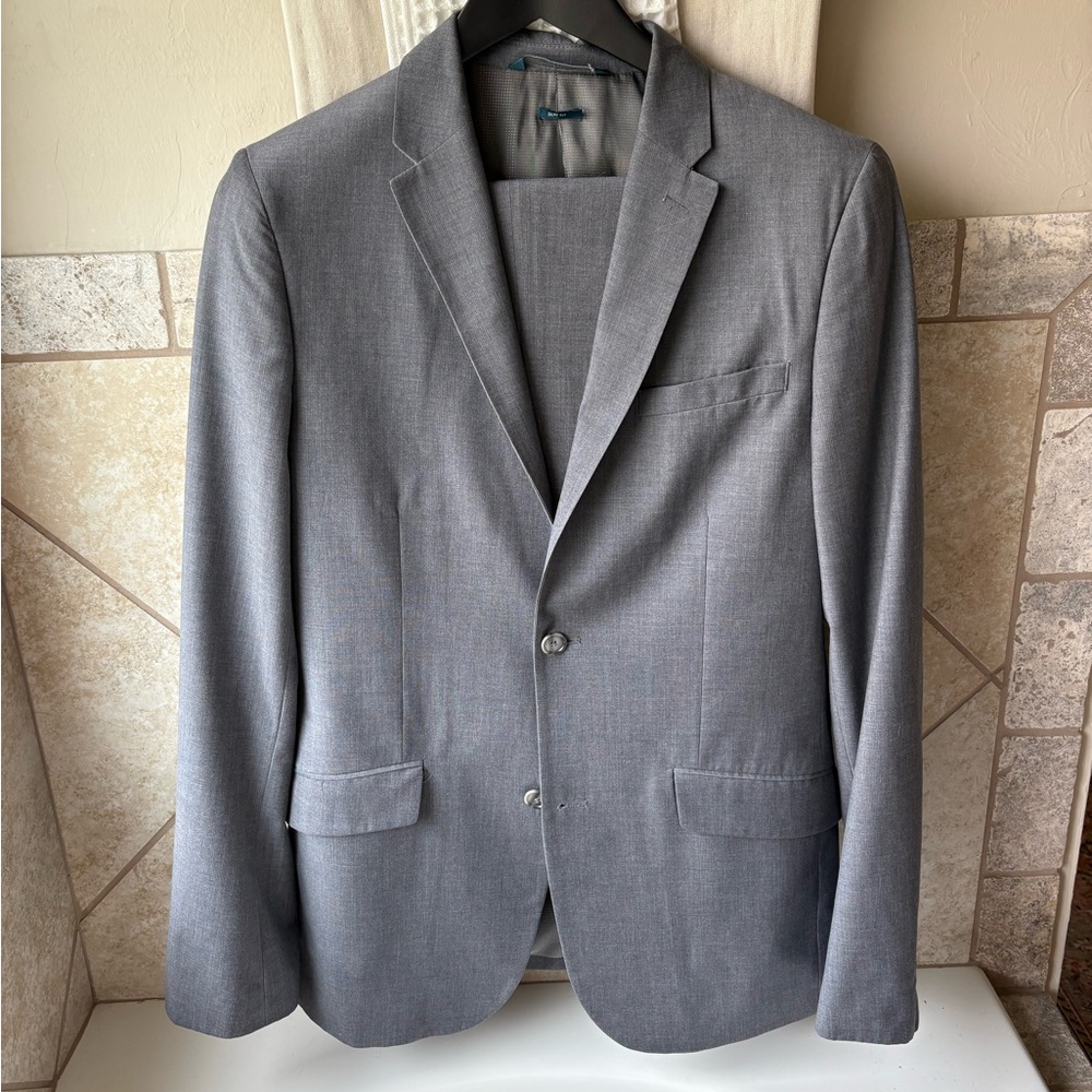 Perry Ellis Gray Professional Suit Modern Tailored